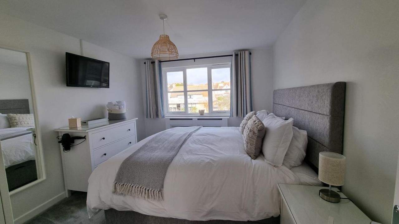 Hightide - 2 Bed With Parking, Balcony & Sea View. Apartment Swanage Exterior photo