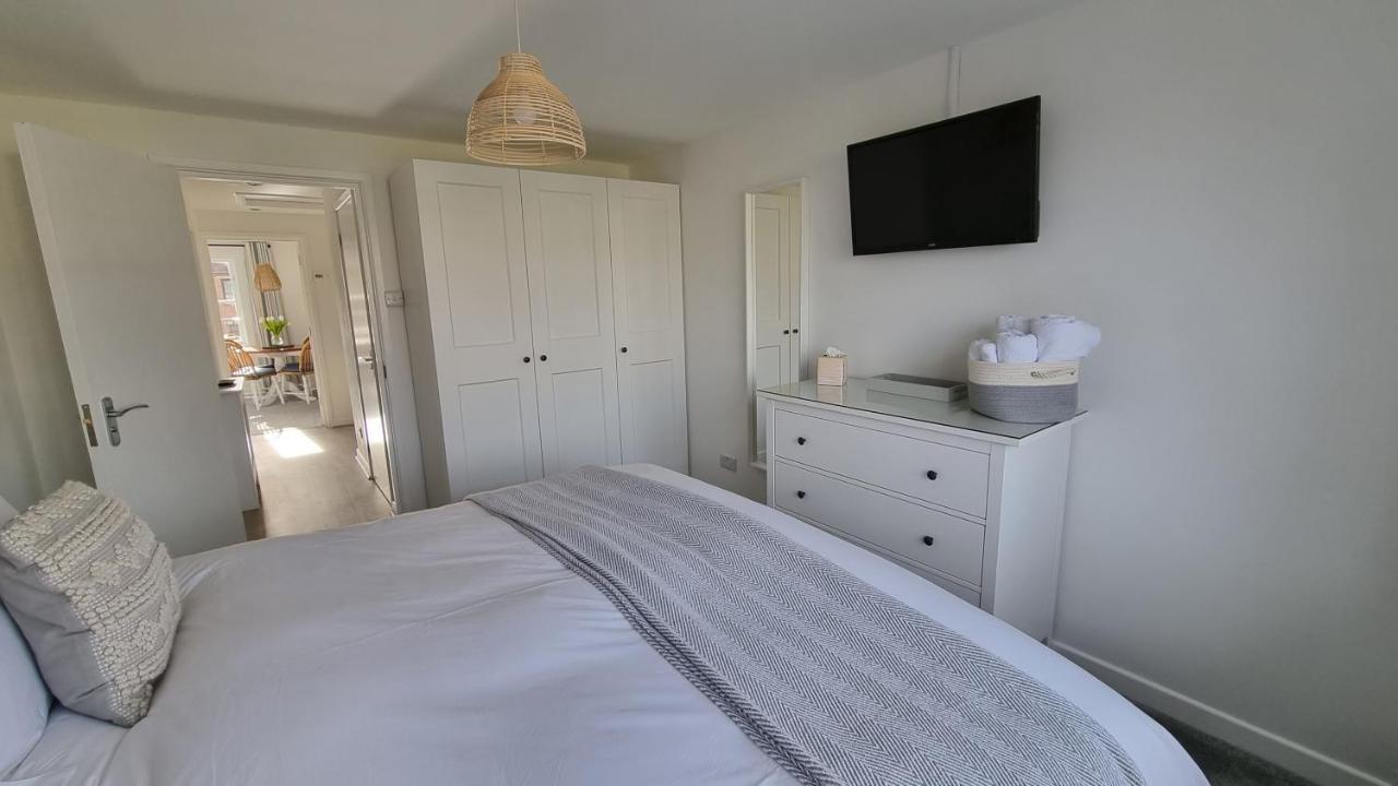 Hightide - 2 Bed With Parking, Balcony & Sea View. Apartment Swanage Exterior photo